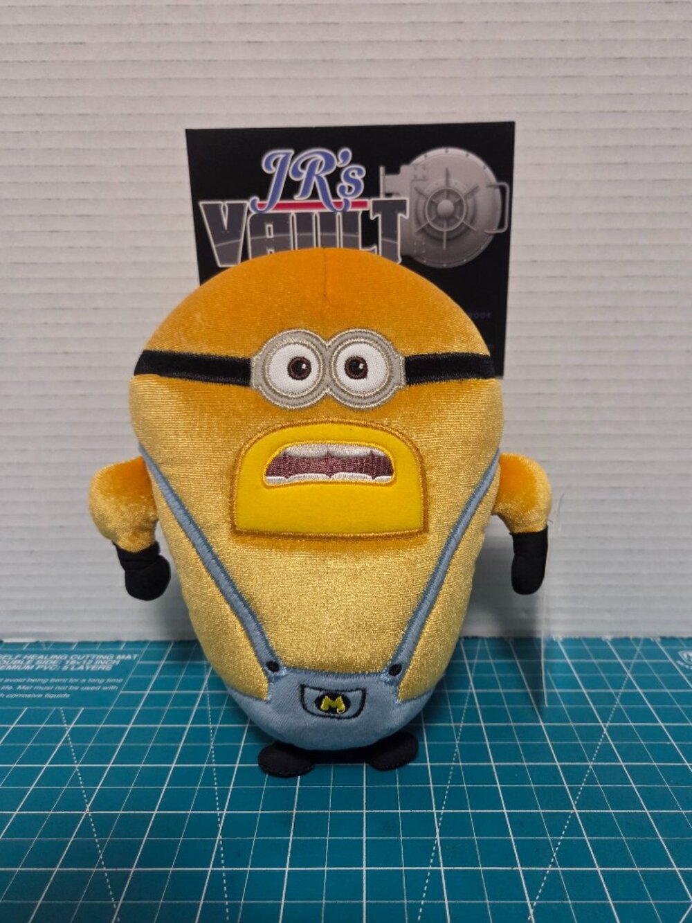 DESPICABLE ME 4 Movie MEGA MINION DAVE 8” Universal City Studios Plush 2024 NEW